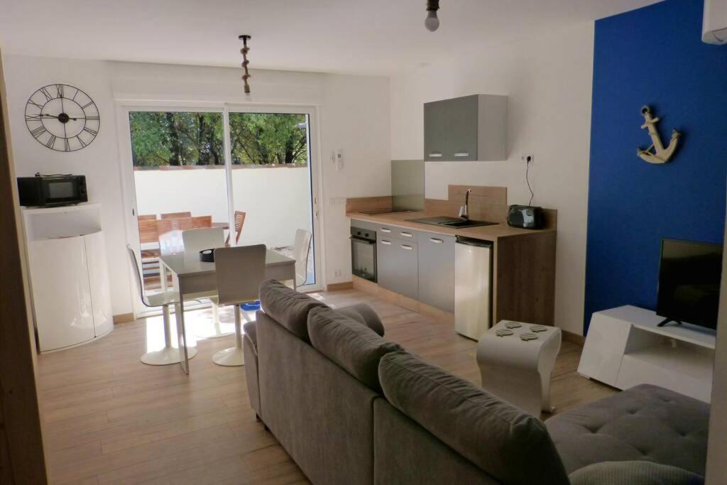 Gite Entierement Renove Sur Le Theme De La Mer. Carpentras Luaran gambar